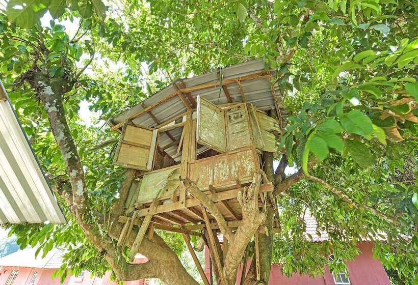 בית מלון כפרי Oyo 90640 D Village River & Cafe Chalet