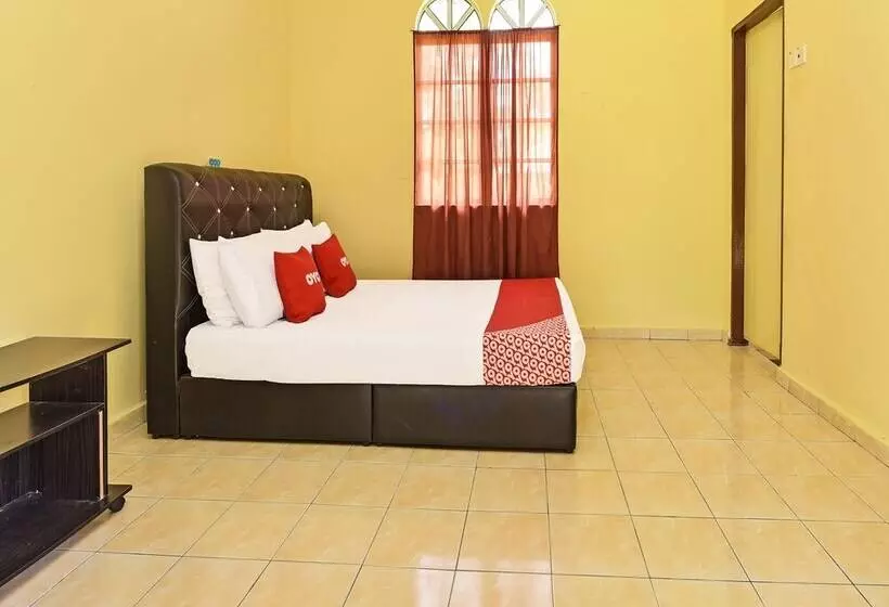 Hotelli Oyo 90640 D Village River & Cafe Chalet