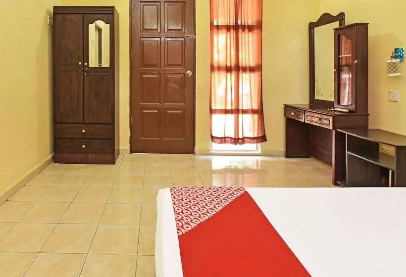 Hotelli Oyo 90640 D Village River & Cafe Chalet