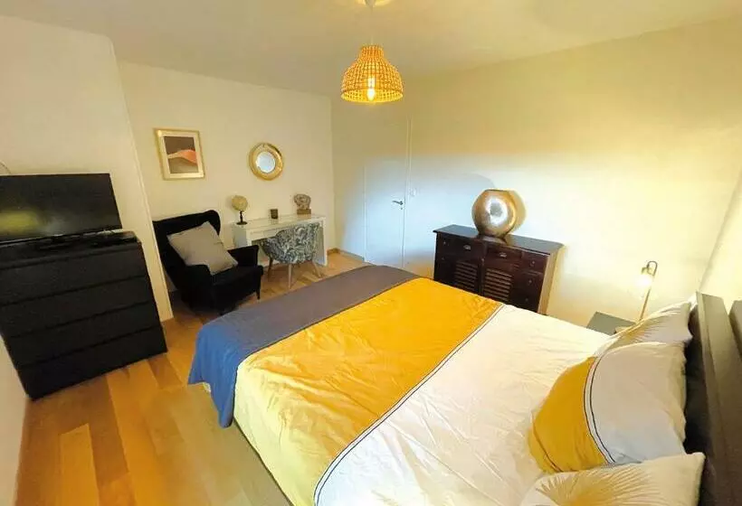 Aamiaismajoitus (B&B) Chambres D Hôtes Saint Hélen