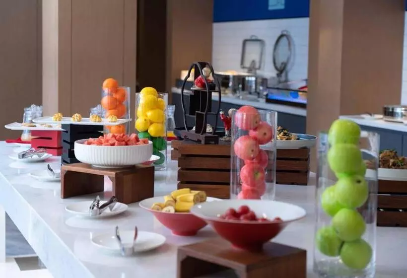 Hotelli Holiday Inn Express Zhengzhou Guancheng By Ihg