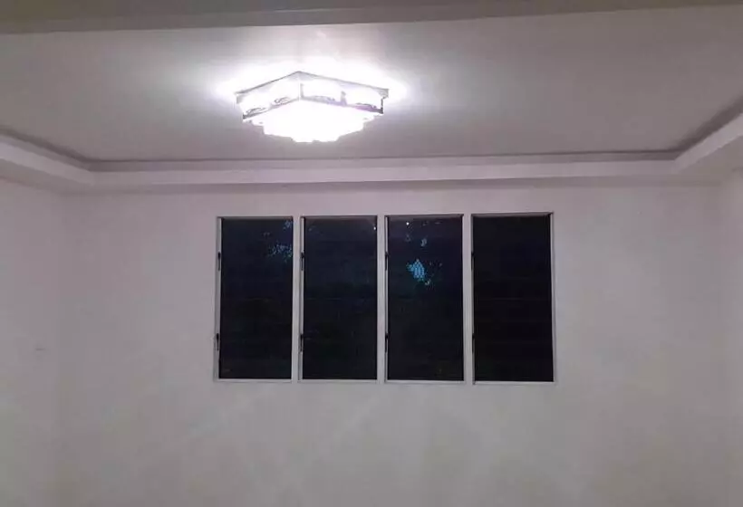 هتل Single Room With Shared Kitchen And Living Room