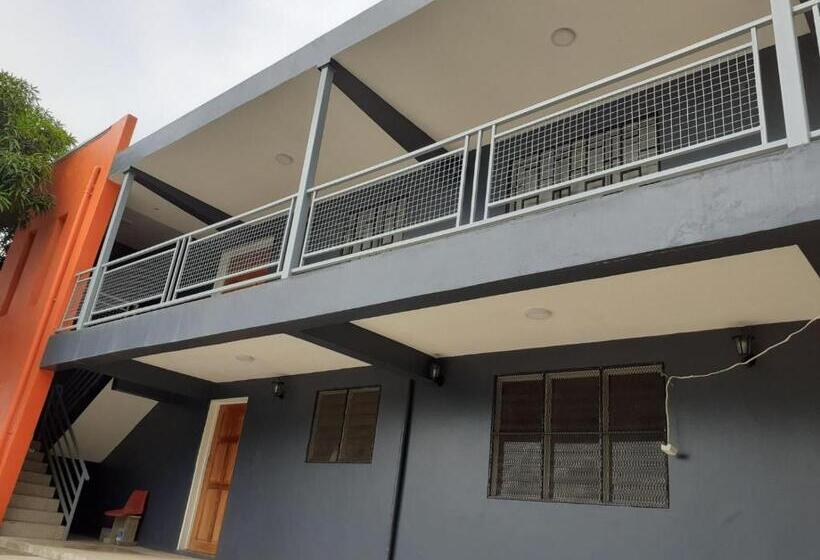 فندق Single Room With Shared Kitchen And Living Room