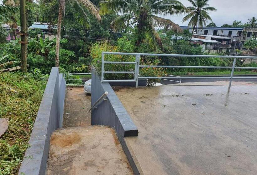 فندق Single Room With Shared Kitchen And Living Room