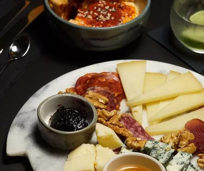 هتل The Social Hub Barcelona Poblenou