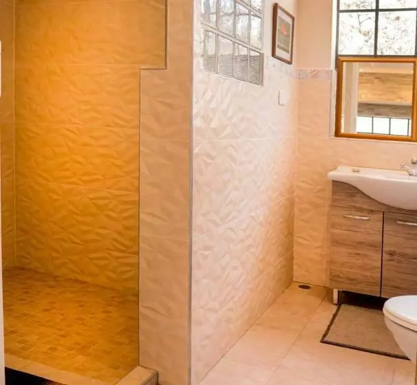 پانسیون Nature On The Hill