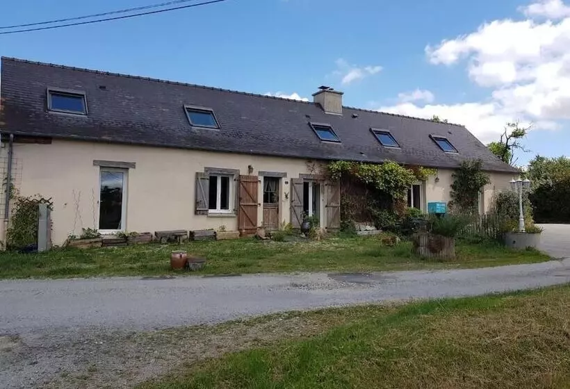 ペンション Aux Chambres Du Chadoux De Chateaubourg