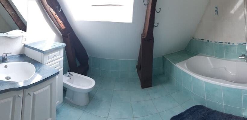 بنسيون Aux Chambres Du Chadoux De Chateaubourg