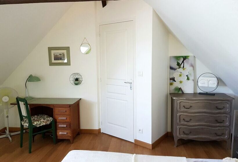 بنسيون Aux Chambres Du Chadoux De Chateaubourg