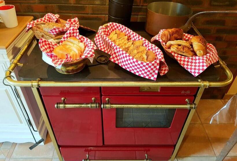 بنسيون Aux Chambres Du Chadoux De Chateaubourg