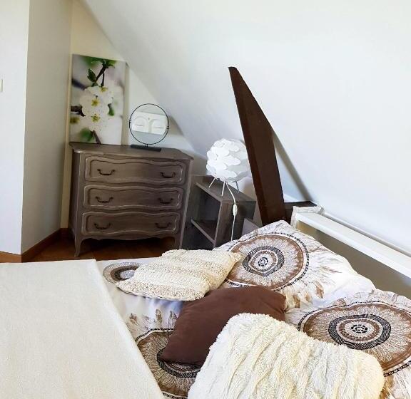 بنسيون Aux Chambres Du Chadoux De Chateaubourg