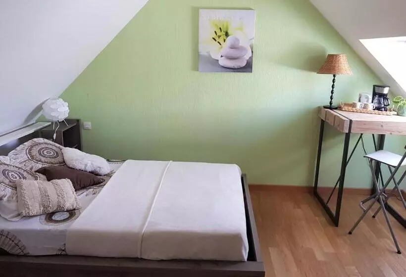 ペンション Aux Chambres Du Chadoux De Chateaubourg