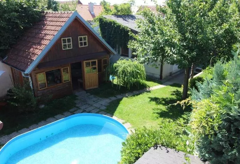 Majatalo Penzion Petra