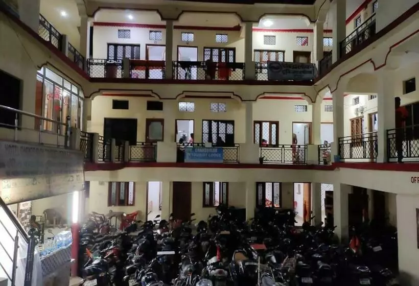 Aamiaismajoitus (B&B) Blue Pine Tourist Lodge By Stayapart , Sitapur 7 Kms Short Of Gaurikund