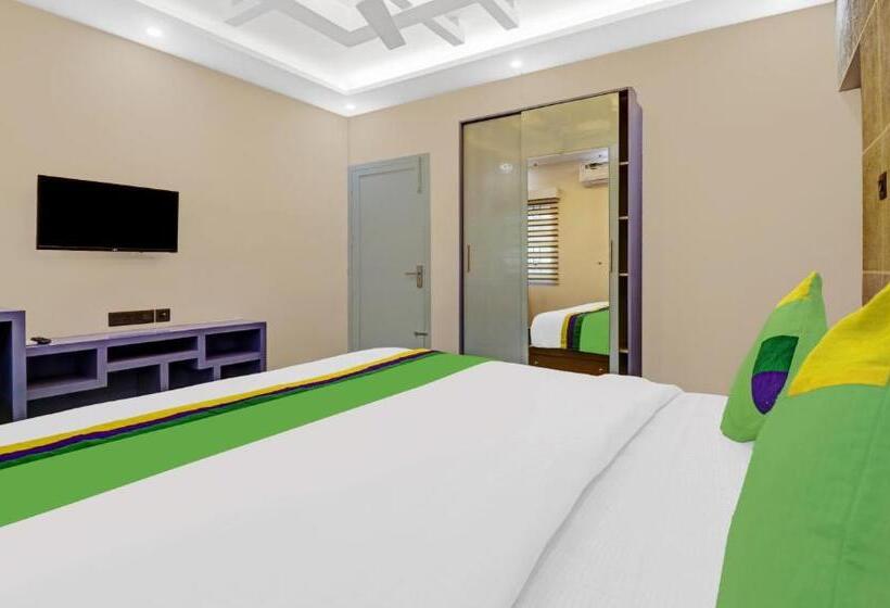 Hotel Treebo Pushpak Service Apartment