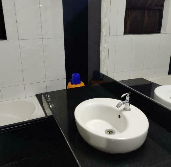 호텔 Ambassador Kalyani By Wb Inn