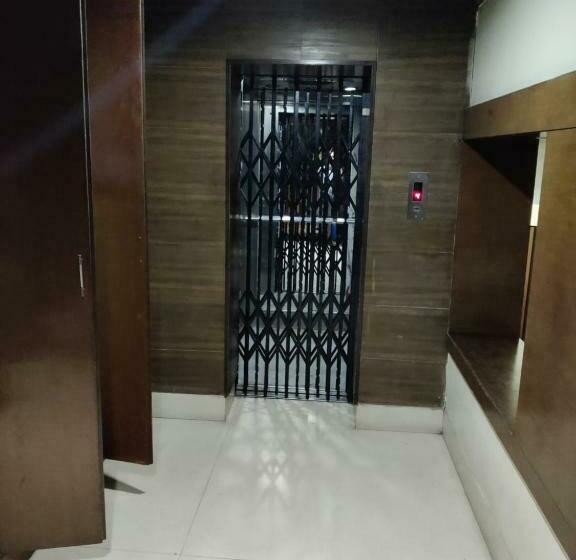 호텔 Ambassador Kalyani By Wb Inn