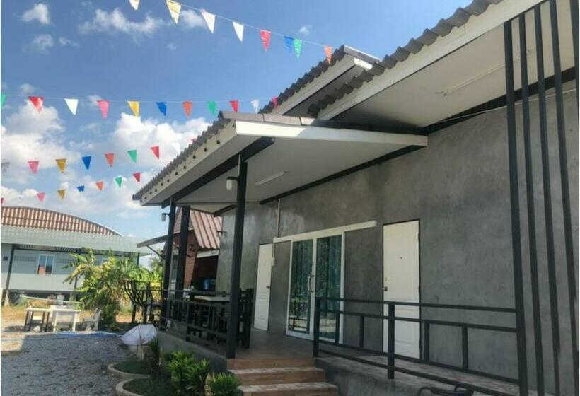 ホテル Capital O 75412 V Resort