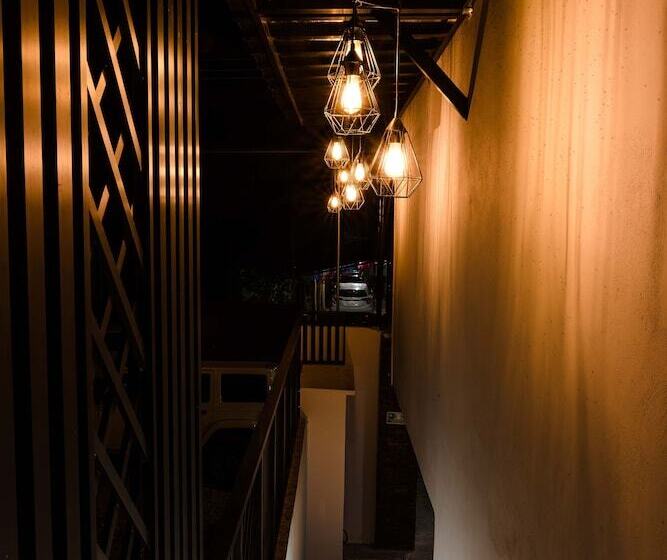 Отель Naomi City Center