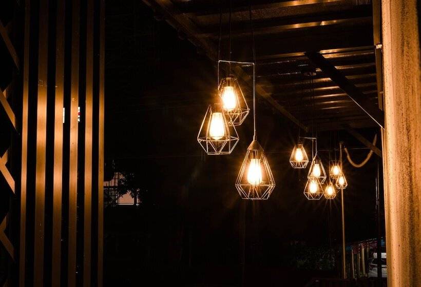 Отель Naomi City Center