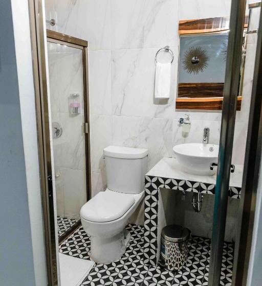 Отель Naomi City Center