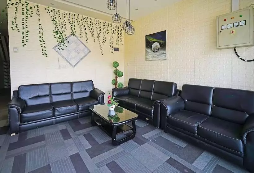 هتل Oyo 91742 Ivy