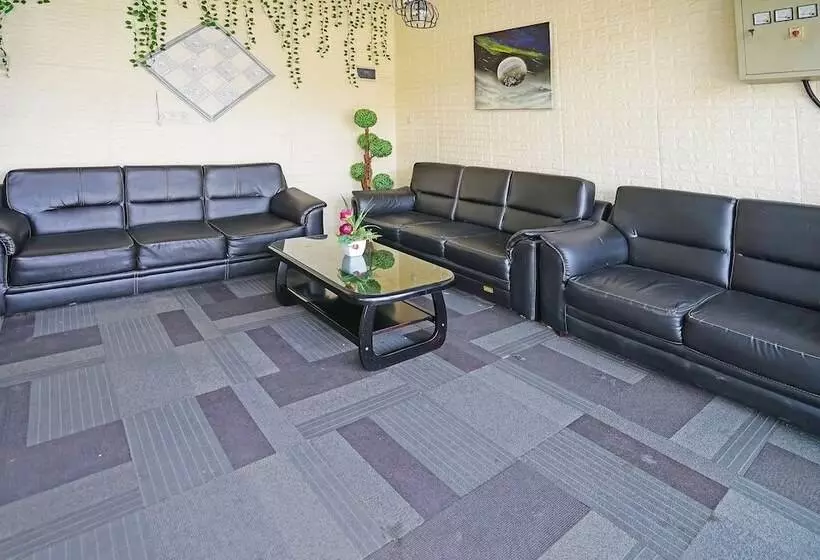 هتل Oyo 91742 Ivy