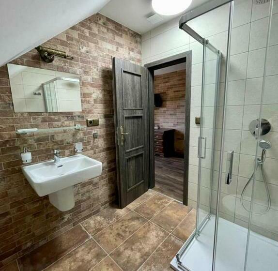 פנסיון Room Mesi