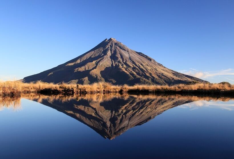 Brougham Heights Motel