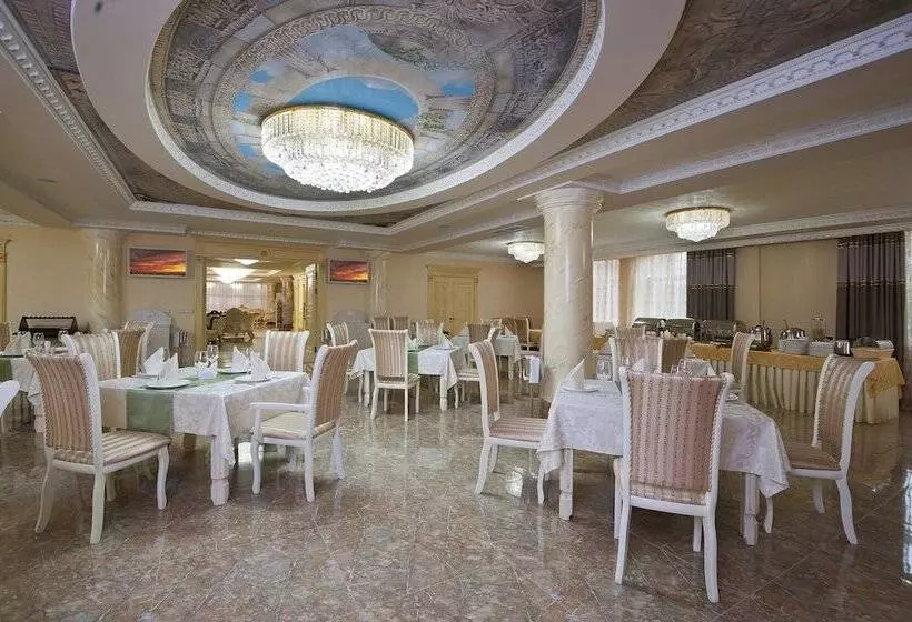 Hotel Amici Grand