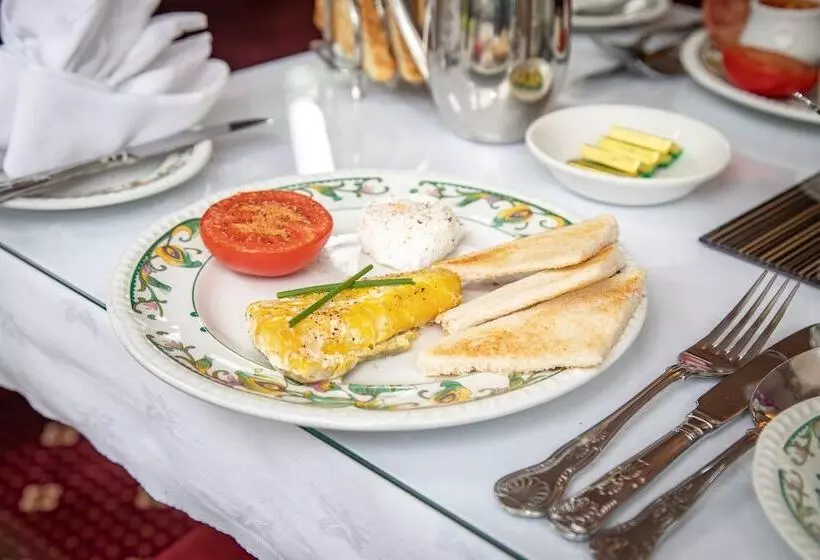 هتل Beaumont Guest House Free Off Site Health Club Adults Only