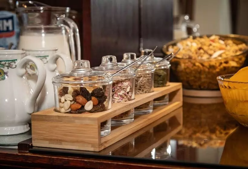 هتل Beaumont Guest House Free Off Site Health Club Adults Only