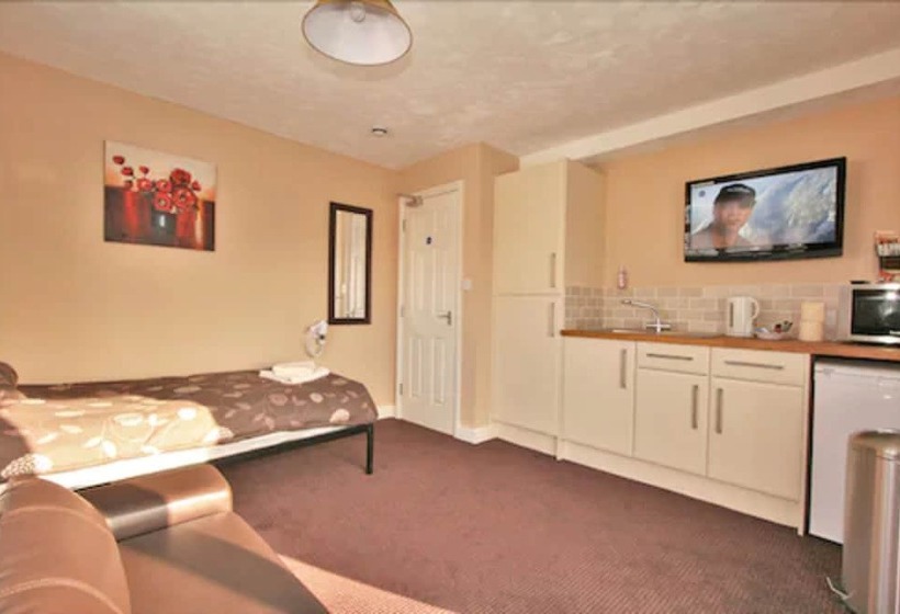 فندق Central Studios Gloucester Road By Roomsbooked   Free Parking