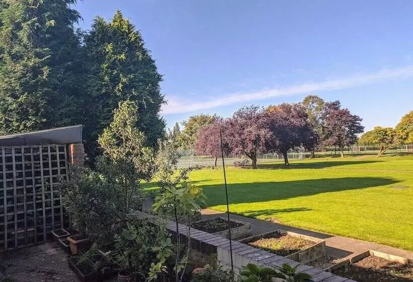 Отель The Sycamore Guest House