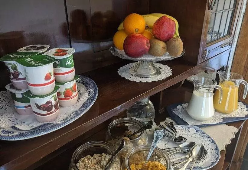 Отель The Sycamore Guest House