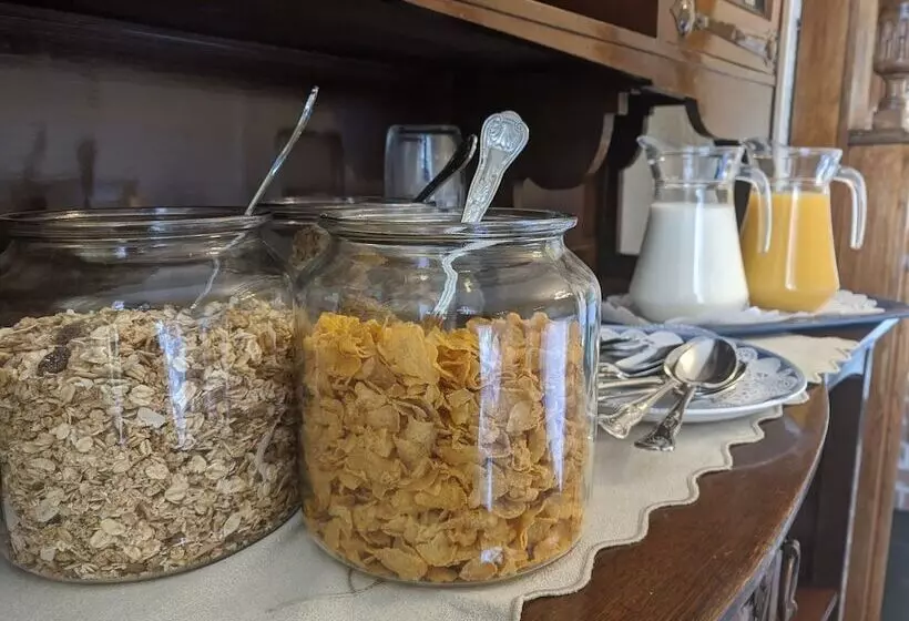 Отель The Sycamore Guest House