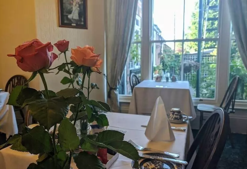 Отель The Sycamore Guest House