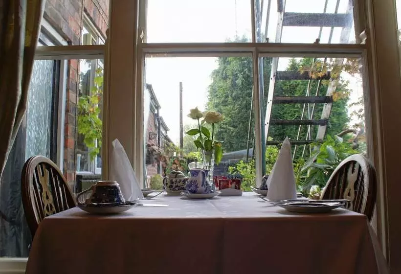 Отель The Sycamore Guest House