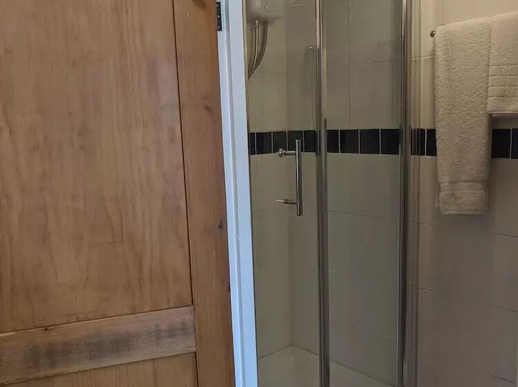 Отель The Sycamore Guest House