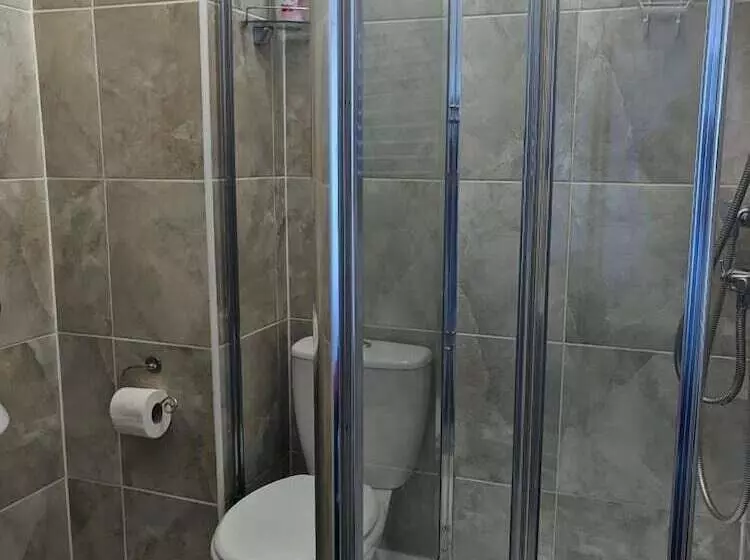 Отель The Sycamore Guest House