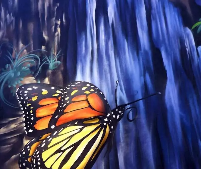 هتل Clover The Arts