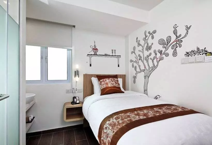 هتل Clover The Arts