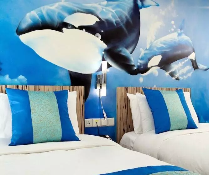 هتل Clover The Arts