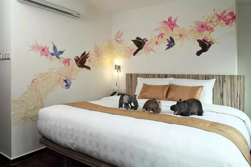 هتل Clover The Arts