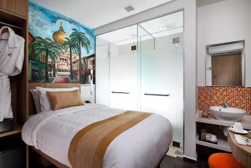 هتل Clover The Arts