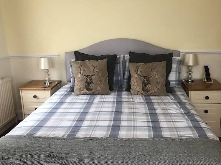 בית מלון כפרי Crown Lodge