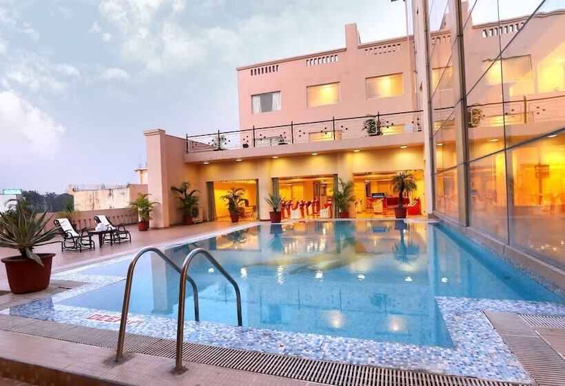 هتل Golden Tulip Haridwar