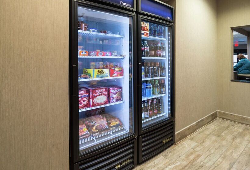 Отель Hampton Inn Hernando