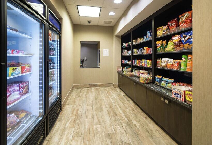 Отель Hampton Inn Hernando