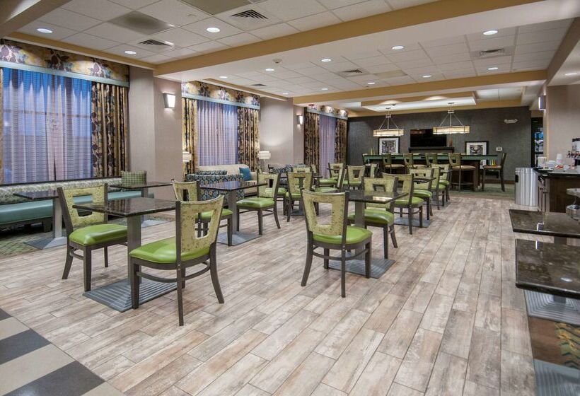Отель Hampton Inn Hernando